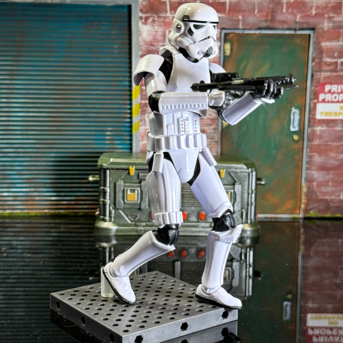 Figure stand pegs compatible with the Ultimate Weapons Rack