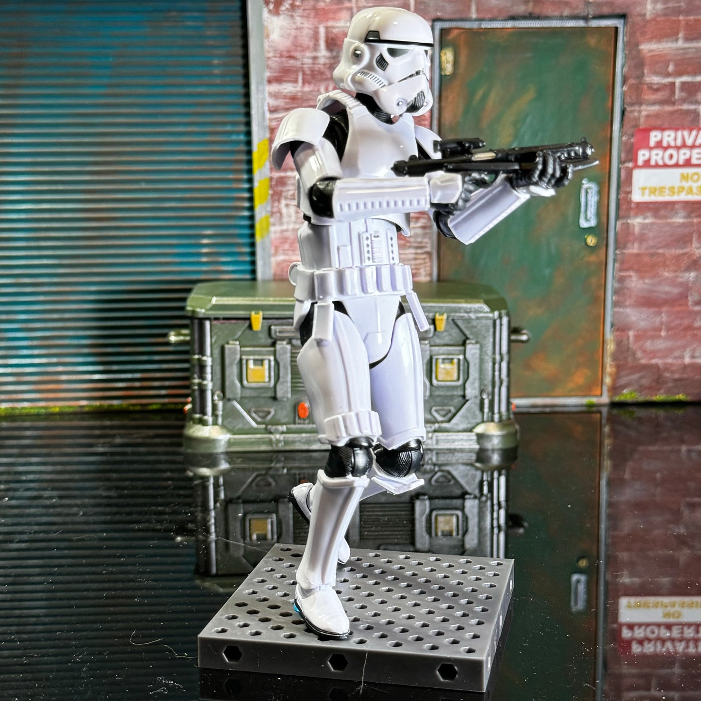 Figure stand pegs compatible with the Ultimate Weapons Rack